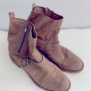 🌸Nine West Suede Ankle Boots